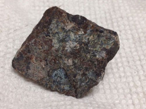 178,400cpm chunk of multicolor beautiful uraninite, geiger counter scintillator for sale
