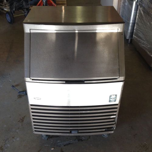 Used manitowoc undercounter 400 lbs flake shaved ice machine qf0406a for sale