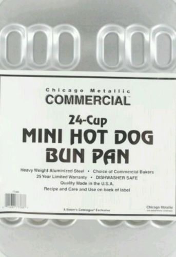 3 NEW CHICAGO METALLIC Mini Hot Dog Bun Pan 24 Moulds