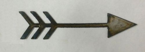 6 inch Arrow w/ Feathers Shape Rusty Metal Vintage Craft Stencil Ornament Magnet