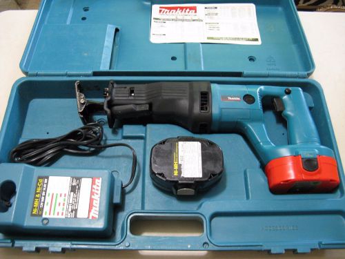 Makita  Heavy Duty Sawzall JR180D Reciprocating Saw 18V W. 2 Batteries &amp; Charger