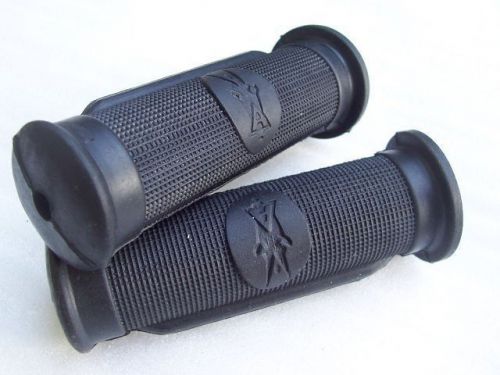 PAIR OF ARIEL HANDLE BAR GRIP RUBBER 7/8 WITH EMBOSSED LOGO