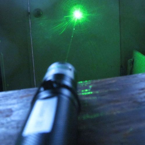 90mw adjustable focus 532nm green diode laser safety lock end cap, battery, chgr for sale