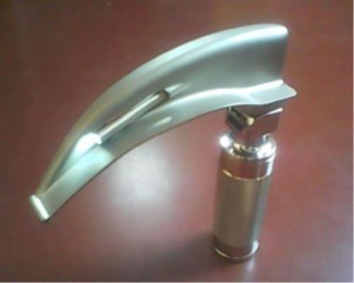 LARYNGOSCOPE CONVENTIONAL  4 blade LED set + 1 handle