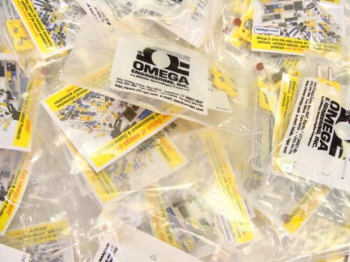 NEW IN PACKAGING Lot of 32 Omega Thermocouple Connectors SMP-CC-K-M