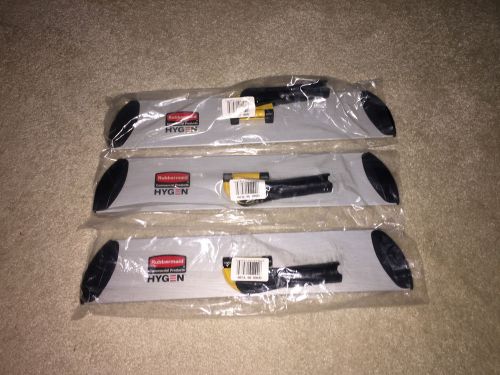 Lot of 3 rubbermaid q560 commercial hygen 18&#034; quick connect frame/wet/dry mop for sale