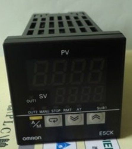 1PC New OMRON Temperature Controller E5CK-RR1F