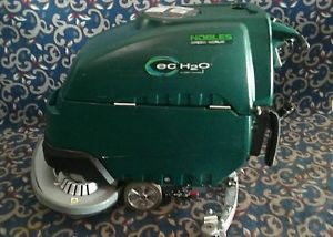 Tennant Nobles SS5 32&#034; floor scrubber with LOW hours, ecH20 and FREE shipping!