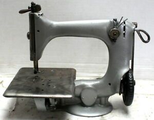 Antique SINGER 24-1 Chainstitch 1-Needle 1-Thread Industrial Sewing Machine Head