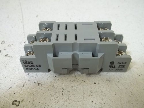 Lot of 4 idec sh2b-05 relay socket *new out of a box* for sale