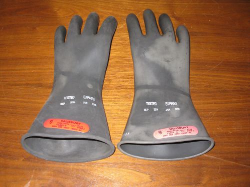 Salisbury d120 type 1 class 0 1000 volt size 9 rubber electrical gloves for sale