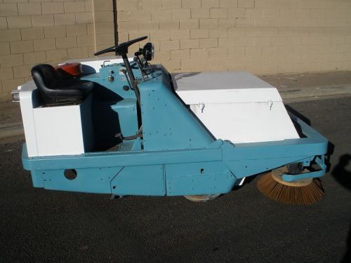 Tennant 265 warehouse-parking lot sweeper ex. condition for sale