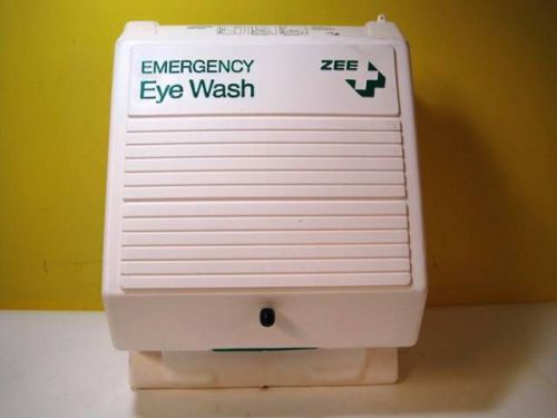 ZEE Emergency Eyewash Station Eye Wash Auxiliary Protector II Laboratory Used