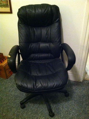 executive office desk chair - black - used - local pick-up PA - soft comfortable