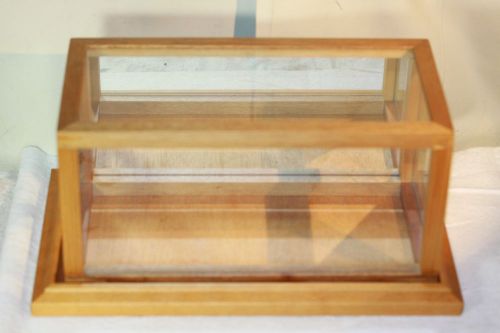 FIVE PANEL GLASS AND WOOD DISPLAY CASE Mirrored Separate Base 2 Piece 12 x 6 in