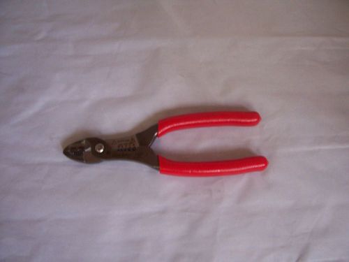 New Snap On  &#034;Red&#034; Color Wire Cutter, Stripper And Crimper Pliers.