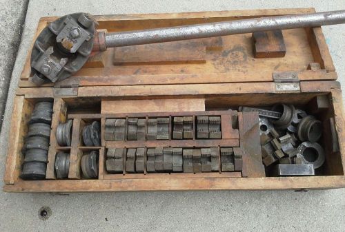 Vintage antique pipe threader set  16 sizes w/ orig box heavy duty plus handle