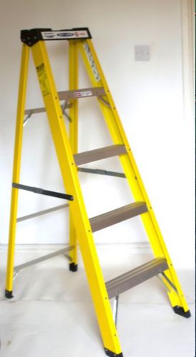 Fiberglass step ladder 5 tread for sale