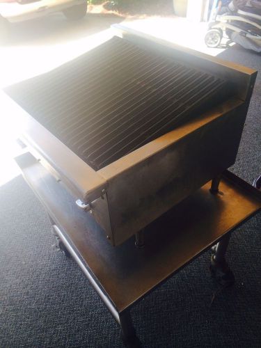 Rankin-Delux DRB-25 Radiant Charbroiler and Table!!