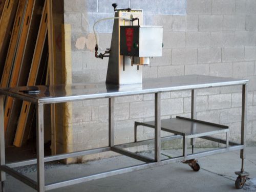 Edlund 625 Can Opener w/Air Power -2000 Cans per Day- Built-in Table w/Can Rack