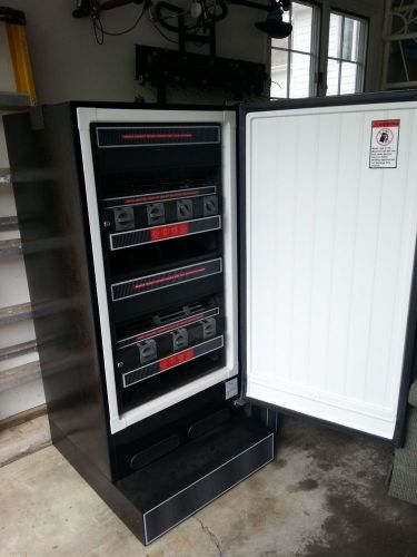 WCI Indoor Refrigerated Vending Machine
