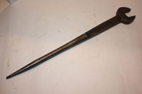 IRON WORKERS VINTAGE Armstrong 1-1/4&#034; Spud Wrench 19&#034; #208 OLD ARM &amp; HAMMER LOGO