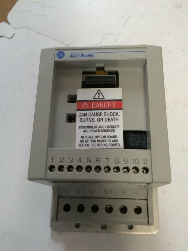 USED ALLEN BRADLEY INPUT 240V OUTPUT 2.3A MOTOR RTG:.37KW/.5HP 160-AA02PPS1 CG
