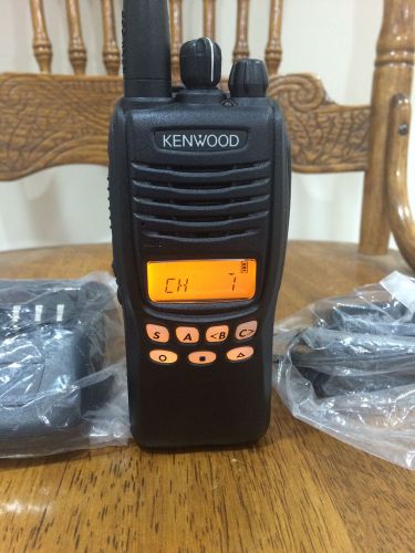KENWOOD TK-2312 5 WATT VHF 136-174MHz COMPLETE RADIO WITH CHARGER AND BATTERY