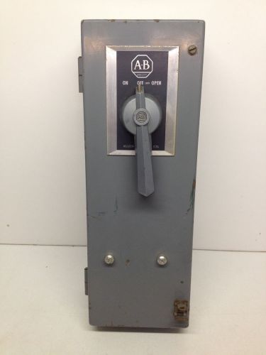 Allen Bradley 712BAB24 Combination Starter / Disconnect