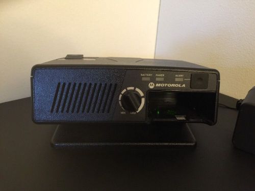 MOTOROLA MINITOR V PAGER CHARGER /AMPLIFIER RLN5869B W/PWR SUPPLY &amp; ANTENNA
