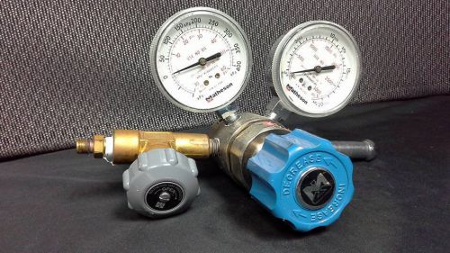 Matheson gas regulator model 3121-580 30-60psi &amp; 500-3000 psi- dual gauge for sale