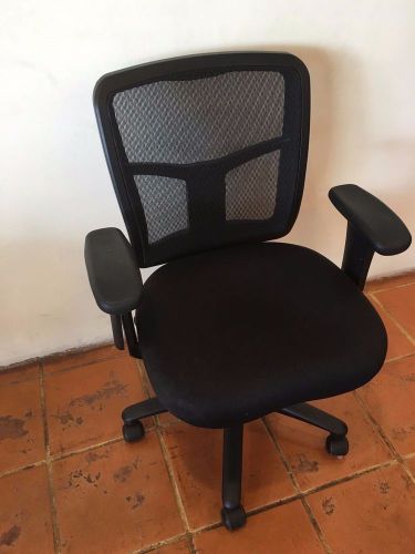 BLACK STURDY ERGONOMIC OFFICE SWIVEL CHAIRS - LOW PRICES - LOCAL PICK UP ONLY!