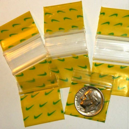 200 Swoosh baggies 1 x 0.75&#034; grn/yellow Mini ziplock bags  Apple 1034 reclosable