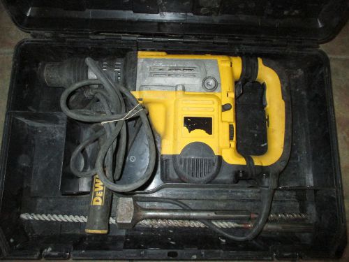 DeWalt SDS Max 1 3/4&#034; Rotary Hammer Model D25602 With 3 Bits and Case