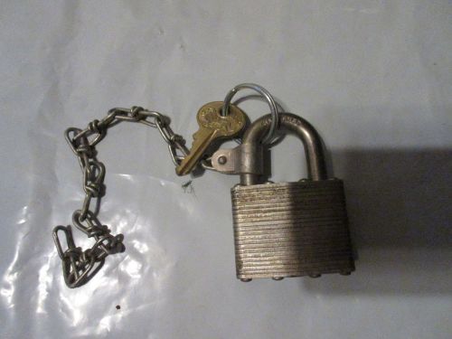 Master Lock Commercial Padlock with Chain And lion head key