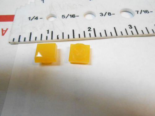 388-3 YELLOW LENS PLASTIC LENTH.25/HEIGHT .433/NEW OLD STOCK 150 PCS