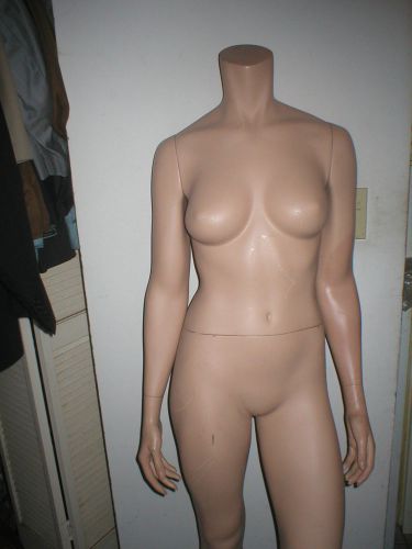 SILVERSTEI HEADLESS  FEMALE MANNEQUIN