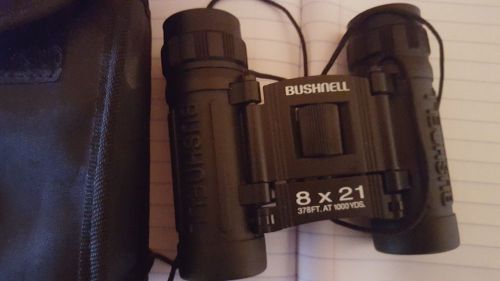 LOT OF 2 ITEMS A BUSHNELL CONCEALABLE 8x21 BINOUCLARS AND CASE, MINT CONDITION