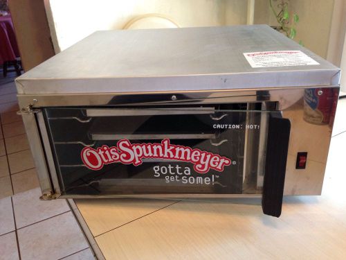 OTIS SPUNKMEYER COMMERCIAL OVEN WITH 3 COOKIE SHEETS