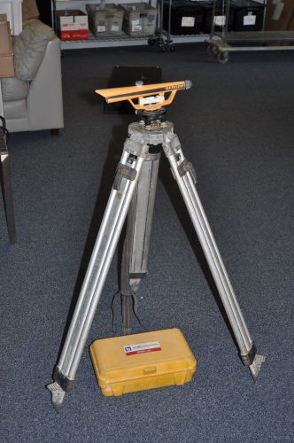 Berger 135 Transit Level w/ Hard Case and Tripod Pre-owned Free Shipping