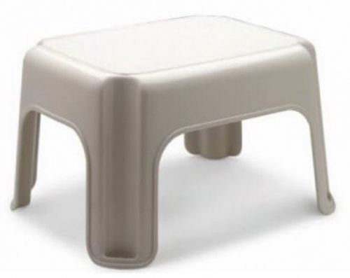 Rubbermaid FG420087BISQU Roughneck Step Stool, Bisque