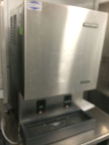 Clean Used Scotsman MDT5N25A-1A - 523 lb Touchfree Nugget Ice Machine Dispenser
