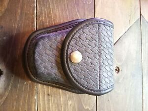 Bianci Accumold Elite Double Handcuff Case Police Duty Belt Accessory