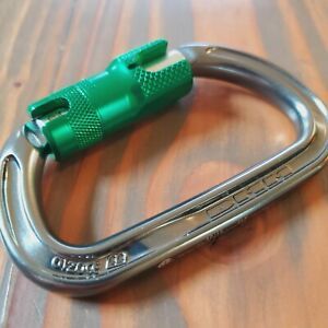 DMM ULTRA D CARABINER, LOCKSAFE A337  Wales UK  Climbing