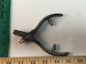STONE EAR NOTCHER V DIE  PIG CATTLE HAND TOOL PUNCH IDENTIFICATION