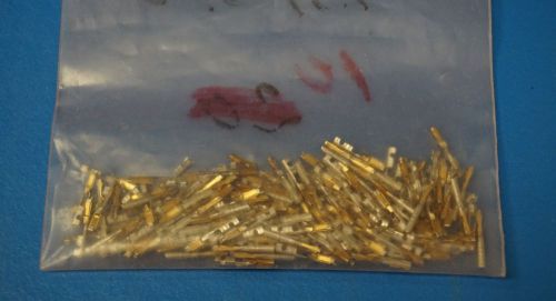 Lot of approximately 100 Gold crimp connectors