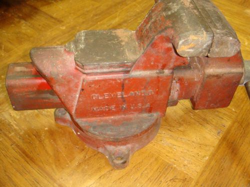CLEVELAND D45 HEAVY 5&#034; BENCH VICE (opens to 8 1/2 &#034; ) that SWIVELS