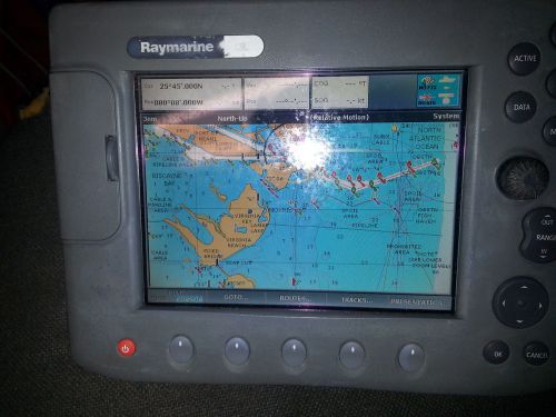 Raymarine C80 Display