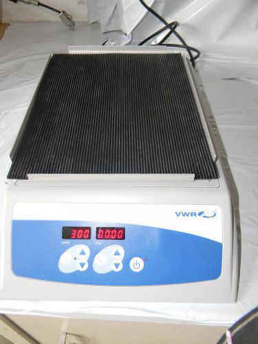 VWR Mini Shaker 15mm Orbit 97109-890, 40–300 rpm, 15mm (19/32&#034;) Orbit