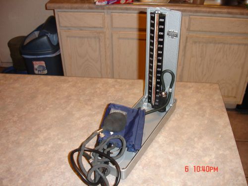 Antique Baumanometer Model 300 Blood Pressure Standard